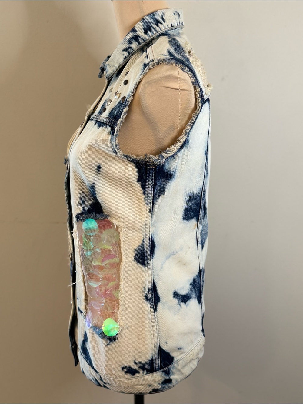 Relish tie dye sequin metal stud denim jeans vest SZ SM - Picture 3 of 12